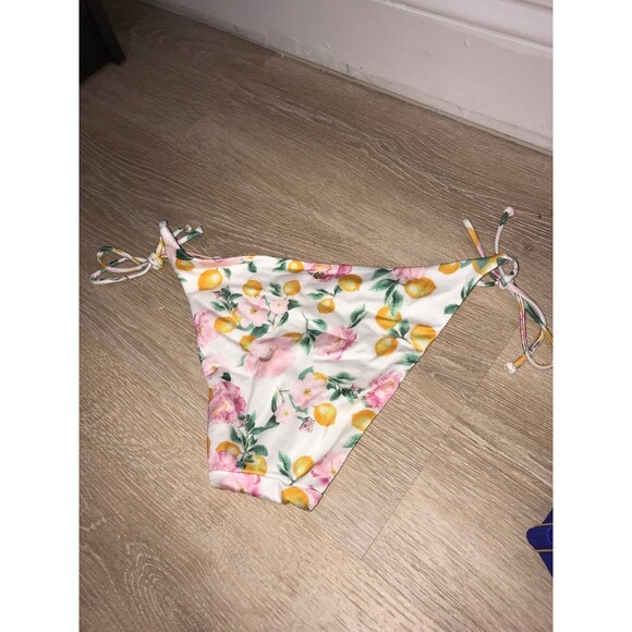Vs pink Bikini bottoms nwt - Picture 5 of 5